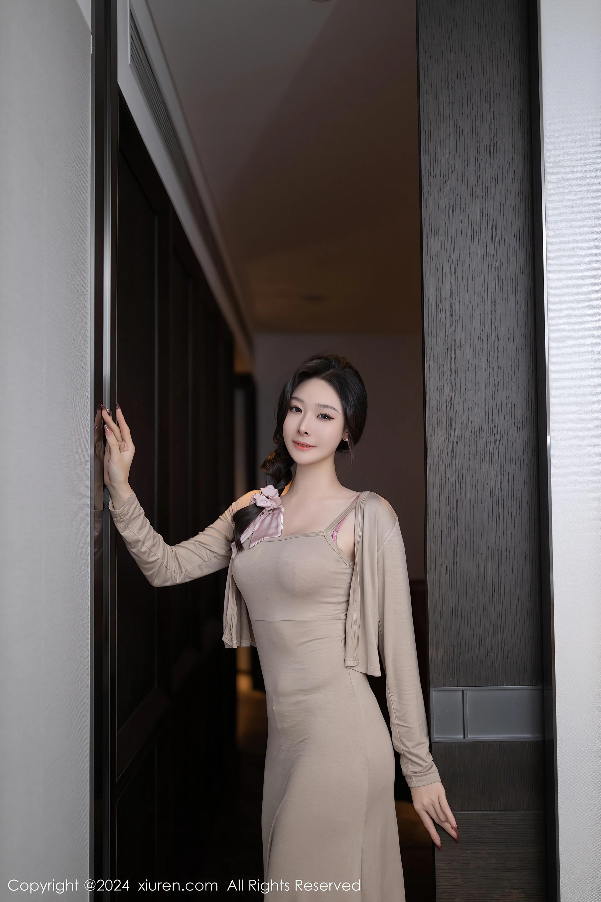 [Xiuren秀人网]2024.04.18 NO.8417 小逗逗 2